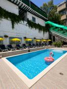 Chalet Duplex N 1 avec piscine dans une résidence