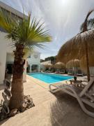 Casa Holandaluzas Marbella near Beach, with salt water Pool and private parking