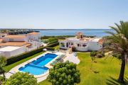 Villa Mercedes by Villa Plus