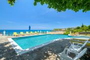 Seaside Beachfront 2BR Condo by Alicia Beach