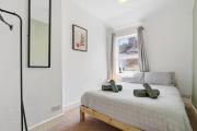 Beautiful 2 Bed House with Parking in Birmingham
