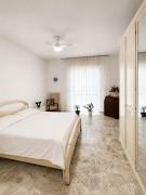 Spacious apartment 6 minutes from the sea
