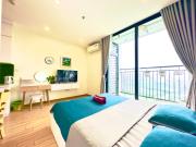 High Floor Apartment Overlooking Hanoi Skyline at Vinhomes Green Bay