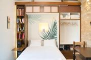 Grand Piano studio apartment in Athens