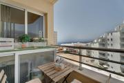 Charming 2-Bedroom Apartment with Ocean Views in Adeje