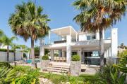 6BR Luxury Villa with Infinity Pool
