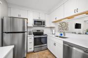 Brewster townhouse near beach & golf