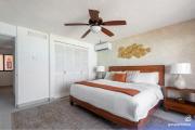 Incredible 2BD Beach Oceanfront in great location