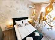 Golden Bridge Apartment with private parking
