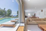 NEW! Seaview Villa C - Sophisticated 4 en-suite bedroom Retreat