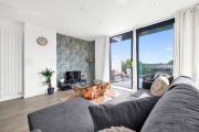 Camden Town Top Floor Balcony Apartment