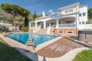 Luxury Villa with Pool, Jacuzzi, Sauna & Sea Views