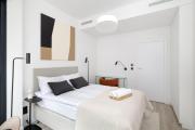 2-Bedroom Towarowa Towers Apartment near M2