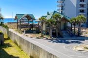 Waters Edge 201-Spacious 2nd floor condo on Okaloosa Island with Gulf-front pool Beach service & Gym