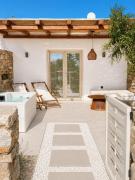 Anastasias Cycladic House with jacuzzi