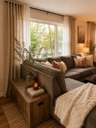 Lake view 4BDR new home in Pocono pool access
