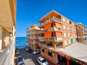 Blue Peak Apartment: Diseño Junto al Mar