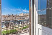 Top Cospicua