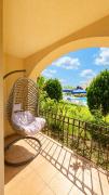 Spacious 3BR Seaview apartment - 50m to Beach
