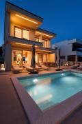 Luxury Villa Caska Perla near Caska Beach & Zrće Beach