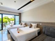 Top Chao Lao Beach