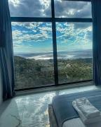 Top Himare