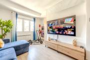 LUJO Proyector, Maquina Arcade, Wifi y Patinetes