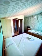 Top Corbu
