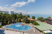 Family Apartment with Sea View & Pool in Zlatna Kotva