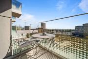 AC Metropolis Apartment with Balcony - Old Town & Nivy