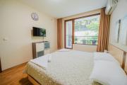 Top Golden Sands