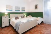 Ground-Floor Retreat Steps from SMN Station