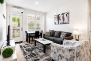 Newly Built Downtown Suite & Walk Everywhere, #204