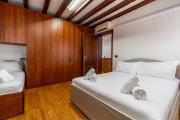 Family and Friends Apartment by Bricola Apartment