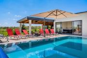 Secluded Pool House Kupa w Sauna & Jacuzzi - Happy Rentals
