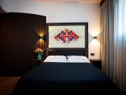 Twentyone Hotel