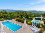 Spacious Apartment with View, Ripenda Kras, Shared Pool C