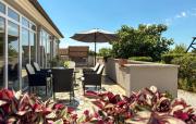 2 Bedroom Cozy Apartment In Zminj
