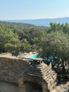 Mas in Gordes with swimming pool