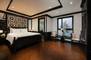 MAY DE VILLE Crown Hotel