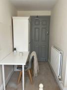 Large 8 Bedroom Budget Apartment in Headingley