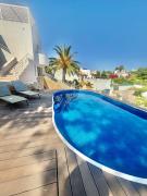 Two bedroom Shangri La apartment with private pool