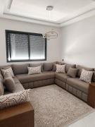 New Modern Apartment for Business & Family Stay