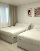 1 stop to Seomyeon and Jeonpo Café Street , 1-minute walk to International Finance Center Station , Large supermarket , The best base camp for traveling in Busan