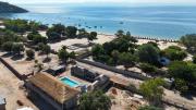 Top Monkey Bay