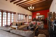 Spacious 12BR Stay with Pool BBQ in Pachacamac