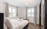 Modern Retreat In London Dockland