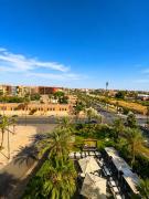 Luxury 4-BR Duplex with Private Rooftop & Jacuzzi in Guéliz