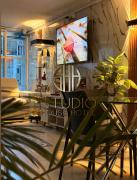 House Studio Hotel