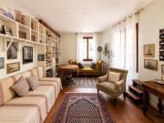 Spacious, bright and airy flat at Accademia
